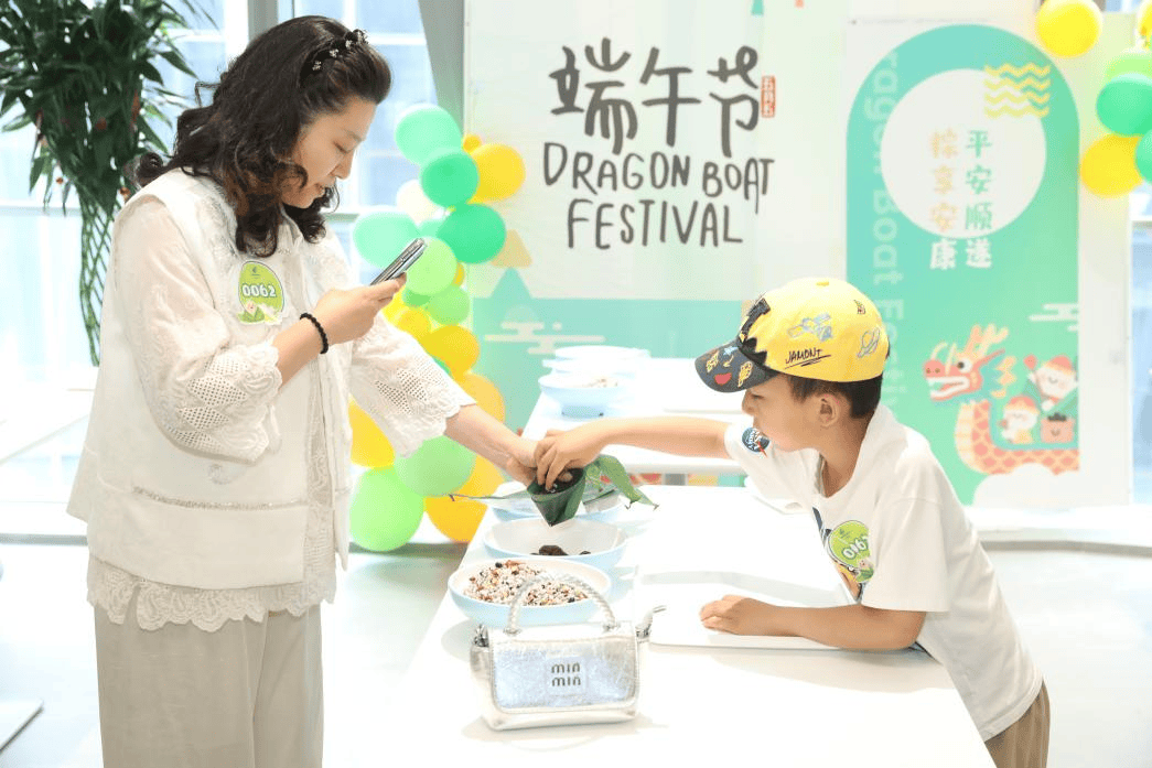北京邮储大厦（副中心）开放日解锁 “金融+科技+文化”新体验